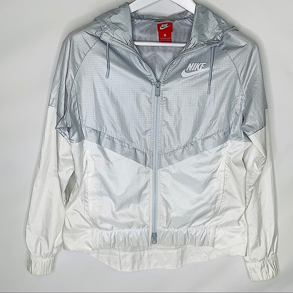 NIKE | WINDBREAKER